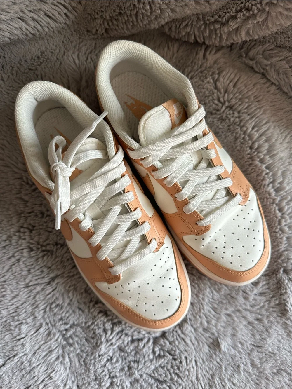 Nike Low-Top Sneakers in Peach and White